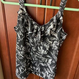 2/$15 Cleo Black and White Tank Top Size MP